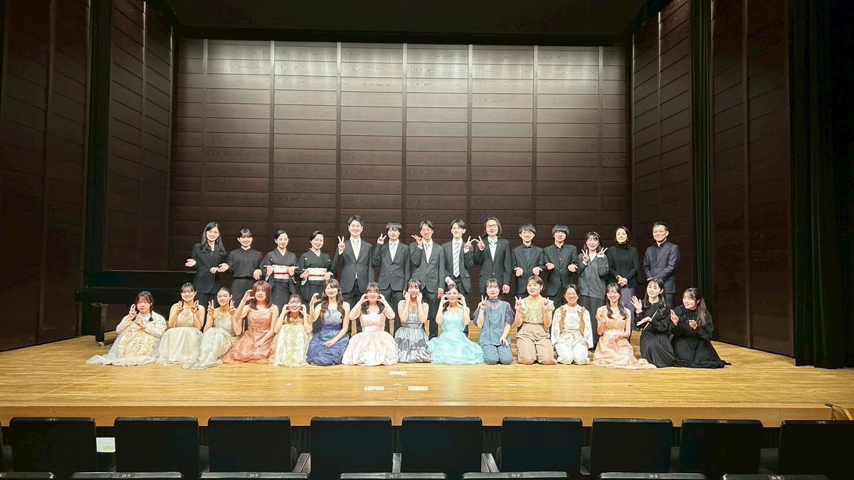 watasora_fg's tweet photo. 遅くなってしまいましたが、第31回ファゴット集団定期演奏会無事終演いたしました！
大変多くの方々のサポートがあり、たくさんのお客様にご来場いただけることができました。
アンサンブルではV.Brunsの小組曲第3番を演奏しました！皆様素晴らしかった👏
今後も健康に気をつけて頑張ってまいります💪 https://t.co/xu74O8FPx9