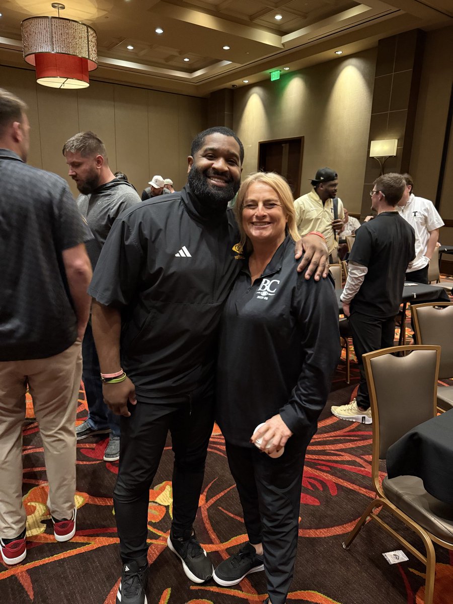 Coach Felicia Teeter tweet media