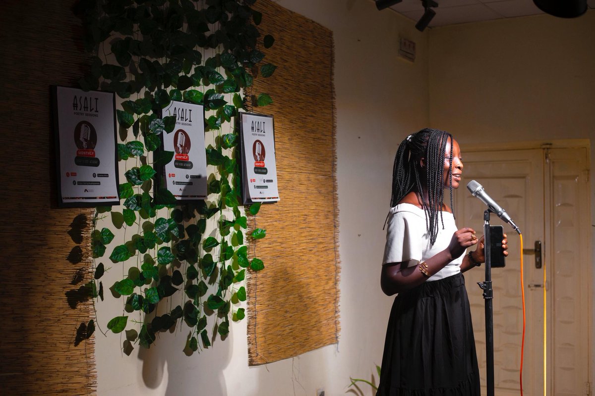 Cavemenafrica's tweet photo. Every performance carried weight. And when it was time for open mic, many didn’t want to stop at just one piece they kept coming back to share more.

It felt like the birth of new voices, new confidence, and new storytellers.

📸 : @ameer.nameejy https://t.co/k1pDSii6Ul