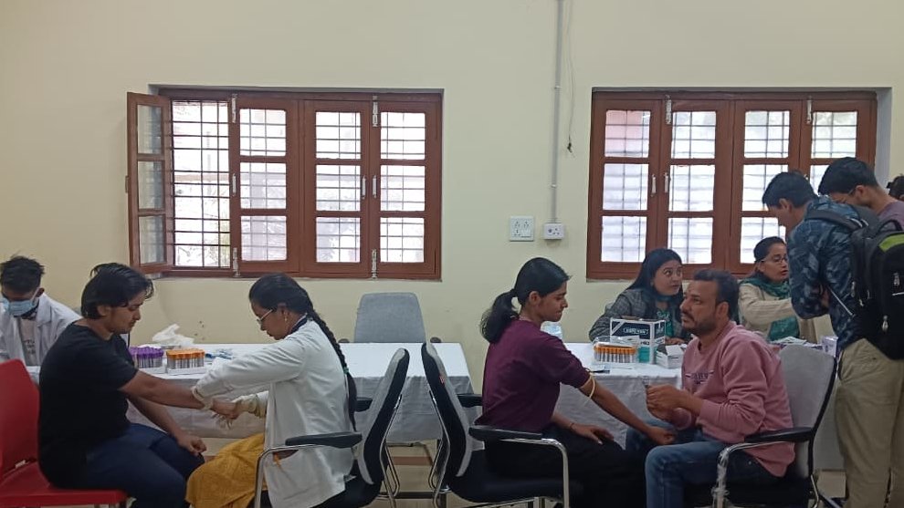 WBSC_BHU's tweet photo. WBSC organized a Physical Wellness Camp with preventive health screenings, followed by a Health Awareness Talk by IMS experts on #Lifestyle balance, #Nutrition , mental &amp; hormonal health—promoting holistic student #wellbeing. 
@VCofficeBHU @dsw_bhu @bhu_updates https://t.co/y3vmhVYTuy