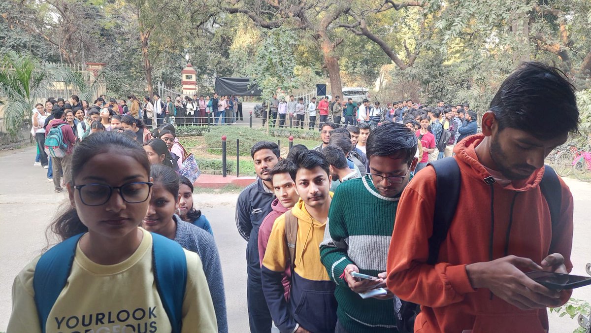 WBSC_BHU's tweet photo. WBSC organized a Physical Wellness Camp with preventive health screenings, followed by a Health Awareness Talk by IMS experts on #Lifestyle balance, #Nutrition , mental &amp; hormonal health—promoting holistic student #wellbeing. 
@VCofficeBHU @dsw_bhu @bhu_updates https://t.co/y3vmhVYTuy