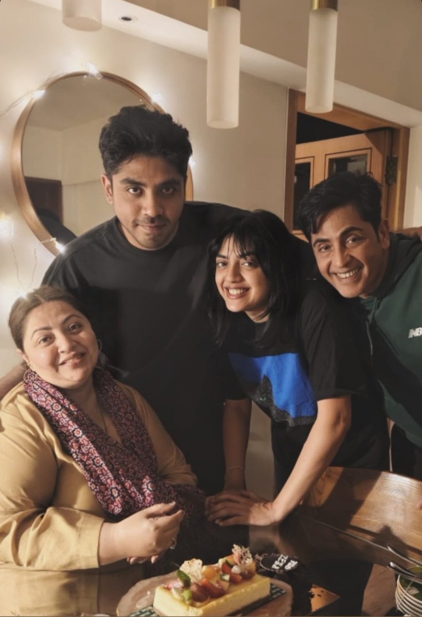 Such a lovely picture ....
Wishing Zeba Ma'am A Very Happy Birthday ... Lots Of Love and duas ..
<a href="/iaasifsheikh/">Aasif Sheikh</a> <a href="/alyjah_s/">Alyjah Sheikh</a>  #zebasheikh #MaryamNastasiaSheikh #NastasiaSheikh #MaryamSheikh