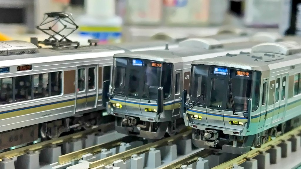 カッコいい223系を作ってみたかっただけなんです