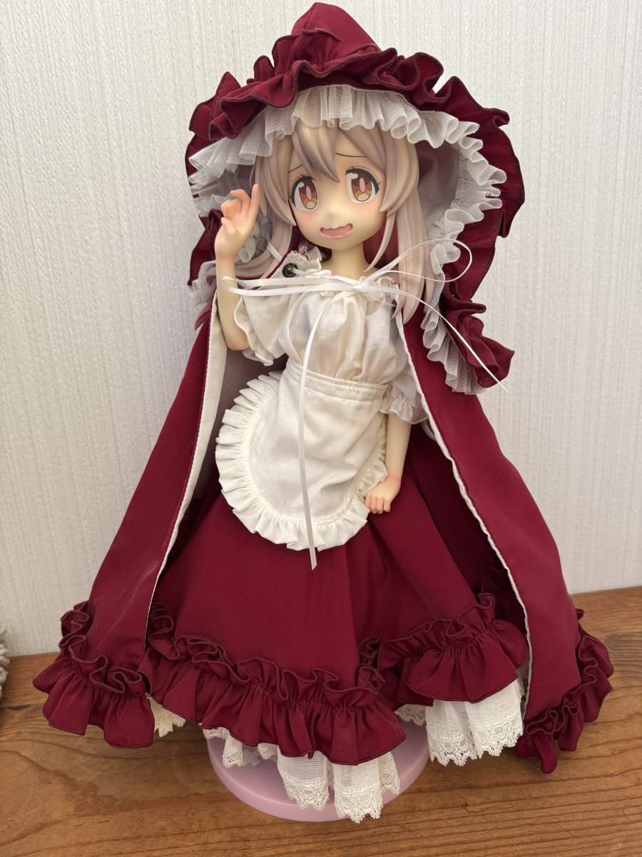 1/4まひろフィギュア
MDDよりも頭一個分くらい小さい、多分ちみっこMDDくらいのサイズ
足が小さいので靴や靴下が履けなかったり、履かせてもガバガバだったりするから足元隠れるぐらいが丁度いいかも