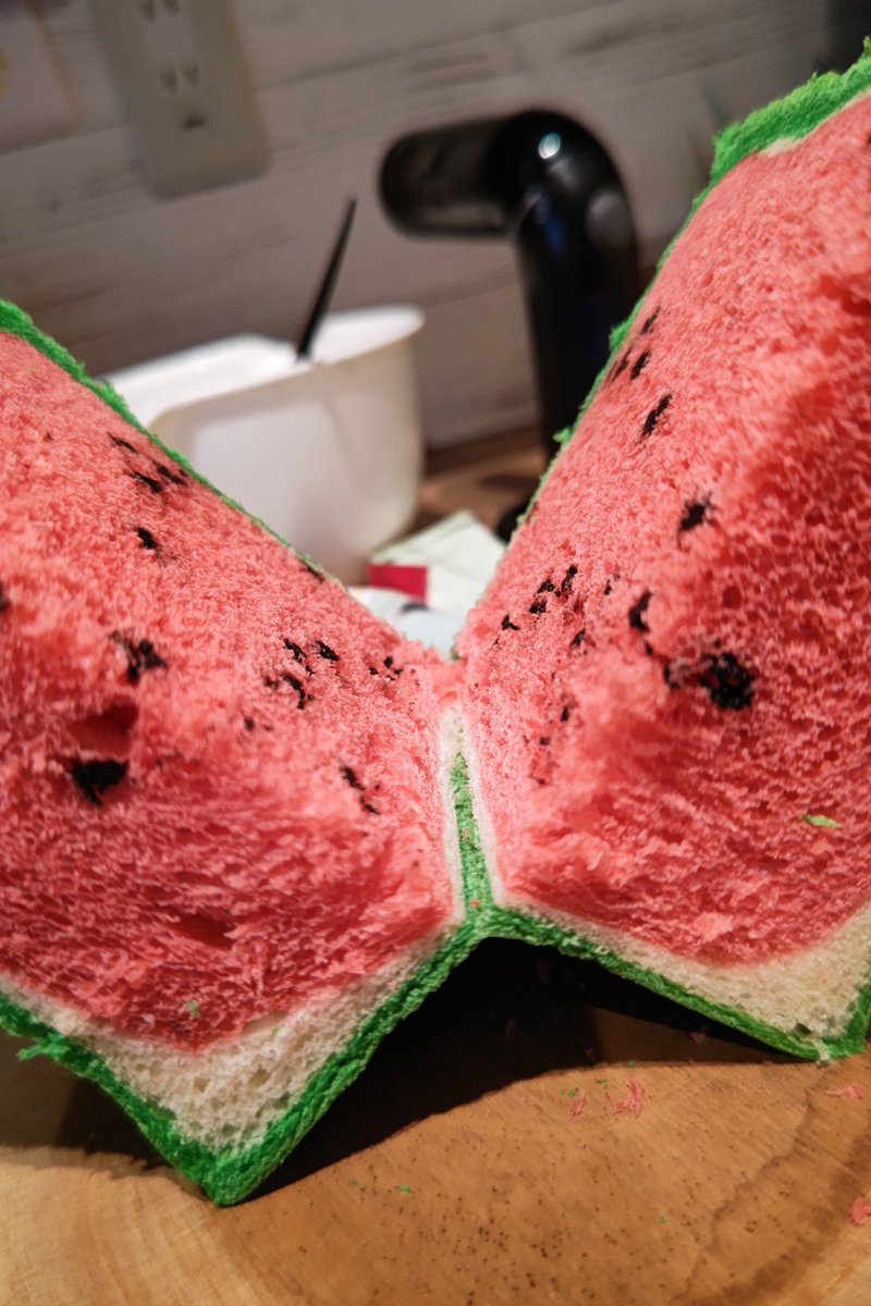 duca14094365's tweet photo. 満面の笑みでいただいたパン🍞
どこからこんな可愛いの見つけてきたのでしょうか笑
遊び心が絶えないのですね🤝 https://t.co/sCNPORJMTv