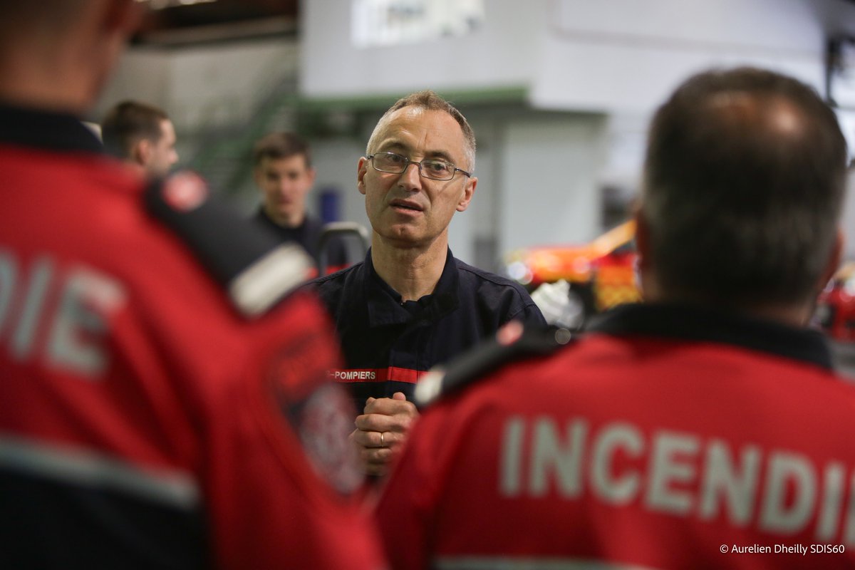 #Honneur | Le lieutenant-colonel Éric Feuillet est nommé chevalier de l’ordre des Arts et des Lettres, distinction saluant son engagement en faveur de la protection du #Patrimoine.

Le colonel hors classe <a href="/PierreBEPOIX/">BÉPOIX Pierre</a>, DDSIS60 &amp; les #Pompiers60 lui adressent leurs félicitations.
