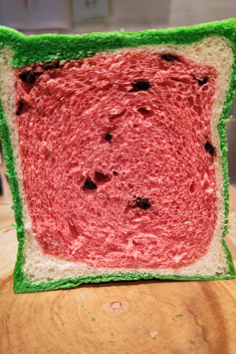 duca14094365's tweet photo. 満面の笑みでいただいたパン🍞
どこからこんな可愛いの見つけてきたのでしょうか笑
遊び心が絶えないのですね🤝 https://t.co/sCNPORJMTv