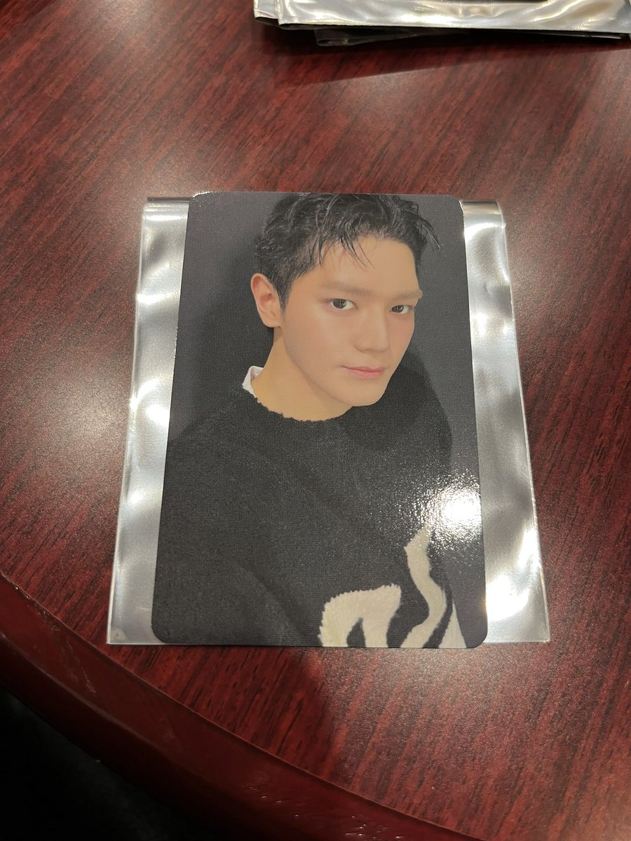 __shryyy's tweet photo. 2026 TAEYONG CONCERT 
＜TY TRACK - REMASTERED＞ in JAPAN  テヨン ソロコン パシフィコ横浜 グッズ 物販 交換 会場限定特典
 
譲：画像の特典
求：💕

本日会場におります。お気軽にお声掛け下さい。 https://t.co/U5Wt6LyZ3Y