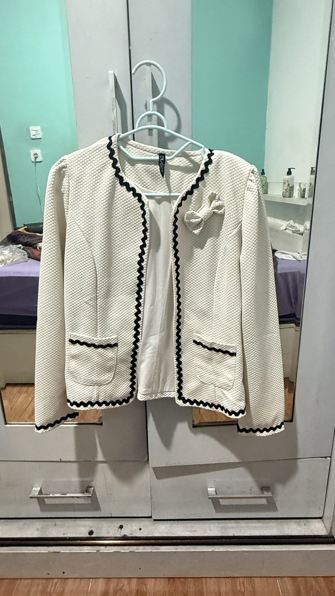 ababilaaaaa's tweet image. Gengs aku mau preloved barang barang yang ga kepake di rumah ku, kalau ada yang minta boleh comment yaa atau mau dm juga boleh, kalau mau pake toko oren, toko ijo, atau toktok  juga bisa