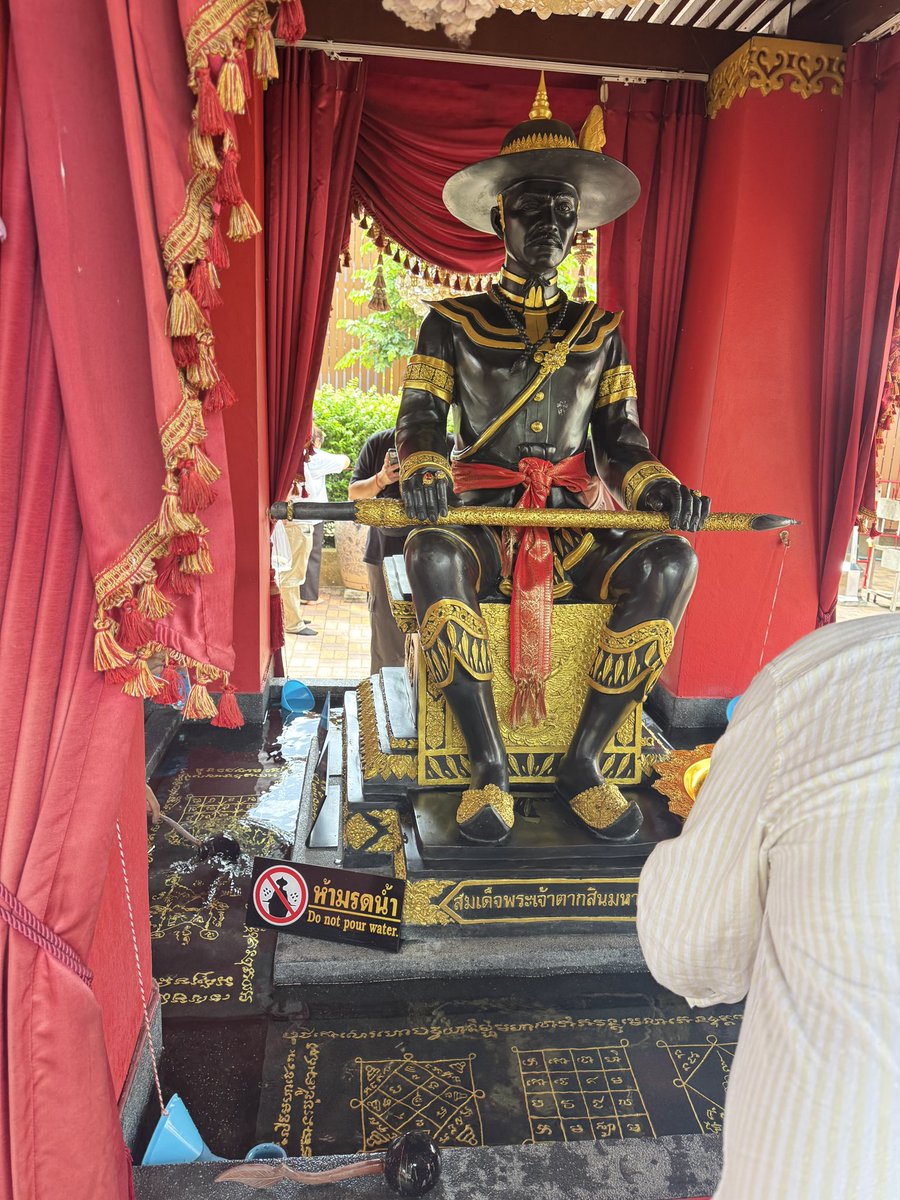 mordoolinda's tweet image. ศาลหลักเมือง๑ วัดสุทัศน์ฯ๒ วัดหงส์๓ วัดกัลยาณมิตร๔ 🤍🙏 พลังงานดีมาก