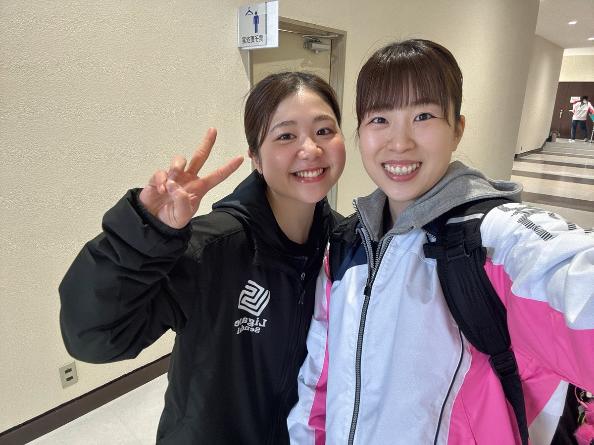 ru0709na's tweet photo. Xにも載せちゃおっと🤭💖
#りこるな　長野で集合しました〜‼︎‼︎
可愛いりこをどうぞ💁‍♀️
敵同士だけど一緒に頑張ってます🔥
#信州ブリリアントアリーズ
#リガーレ仙台 https://t.co/DazgUZrKIp