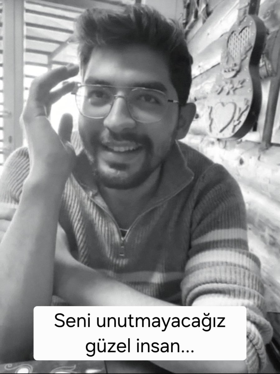 Gevaş Devlet Hastanesinde görev yapan mesai arkadaşımız, yoldaşımız Kazım İbili’yi, geçirdiği vahim trafik kazası sonucu kaybetmenin derin üzüntüsünü yaşıyoruz.

Merhuma Allah’tan rahmet, ailesine, yakınlarına ve tüm sağlık emekçisi dostlarına sabır ve başsağlığı diliyoruz.