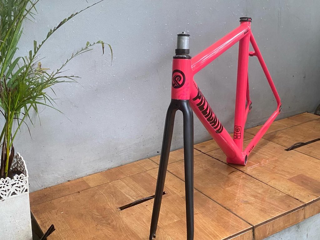 Pedagang Bekasi tweet media