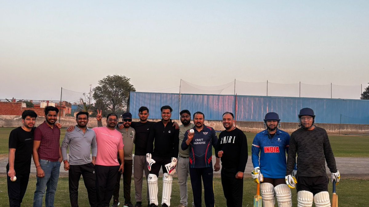 the91Api's tweet image. Team spirit, sportsmanship, and unstoppable energy!

This Saturday, the 91API team brought passion and power to the field.

Winning is great, but playing together as one team is what truly matters.

#91API #TeamSpirit #SaturdayMatch #WorkHardPlayHard #Team91API #WinningMindset