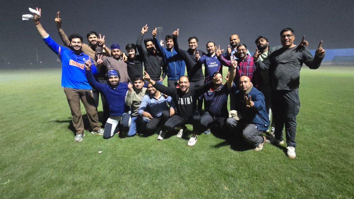 the91Api's tweet image. Team spirit, sportsmanship, and unstoppable energy!

This Saturday, the 91API team brought passion and power to the field.

Winning is great, but playing together as one team is what truly matters.

#91API #TeamSpirit #SaturdayMatch #WorkHardPlayHard #Team91API #WinningMindset