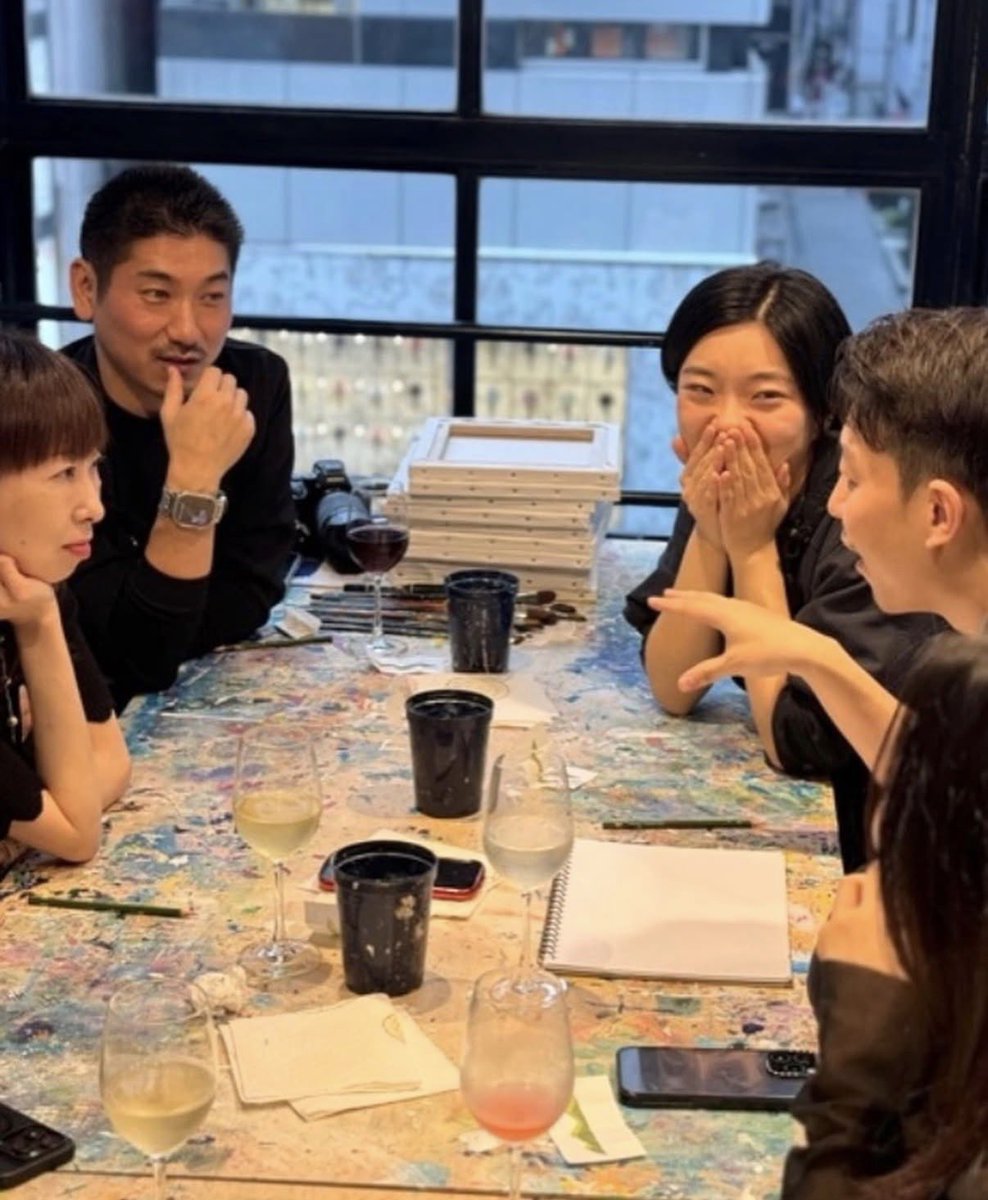 artbartokyo's tweet photo. チームビルディング 🎨🤝 TEAM BUILDING 

アートでチームのつながりを深めてみませんか？🎨

対話し、笑い、手を動かしながら、
自然と生まれるコミュニケーションとアイデア。

Artbar Tokyoのチームビルディングは、
創造力と一体感を育てる体験型ワークショップです。

🔗 詳しくは、公式サイトの
チームビルディングページをご覧ください
👉 https://t.co/sp1FdrDk5X

Bring your team together through creativity. 🎨

Our art team-building sessions encourage communication, collaboration,
and fresh ideas—naturally and enjoyably.

Paint, talk, laugh, and create something together.

🔗 Learn more on our Team Building page
👉 https://t.co/sp1FdrDk5X

#tokyoteambuilding #チームビルディング #企業イベント
#社内イベント#アート体験