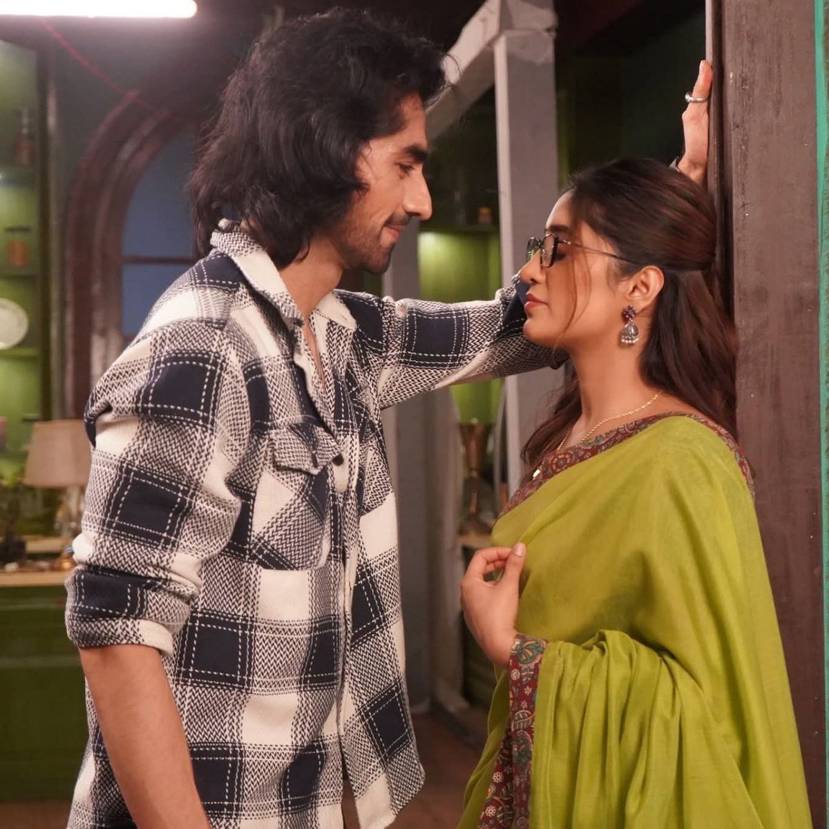 Spotted #HarshadChopda &amp; Shivangi Joshi dazzling with their effortless presence❤🔥❤ #ITAAwards #itaanthem