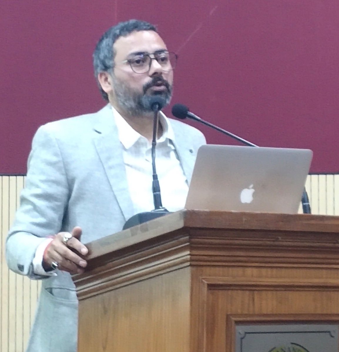 RLAC_DU's tweet photo. Social media workshop at Ramlal Anand College (Feb 11, 2026) featured Nikhil Srivastava, founder of Happy Jhappi &amp; Half Circles Media. He emphasized effective content, audience understanding, design and consistency in building a strong digital identity. 31 committees participated https://t.co/i2CKvovOx9