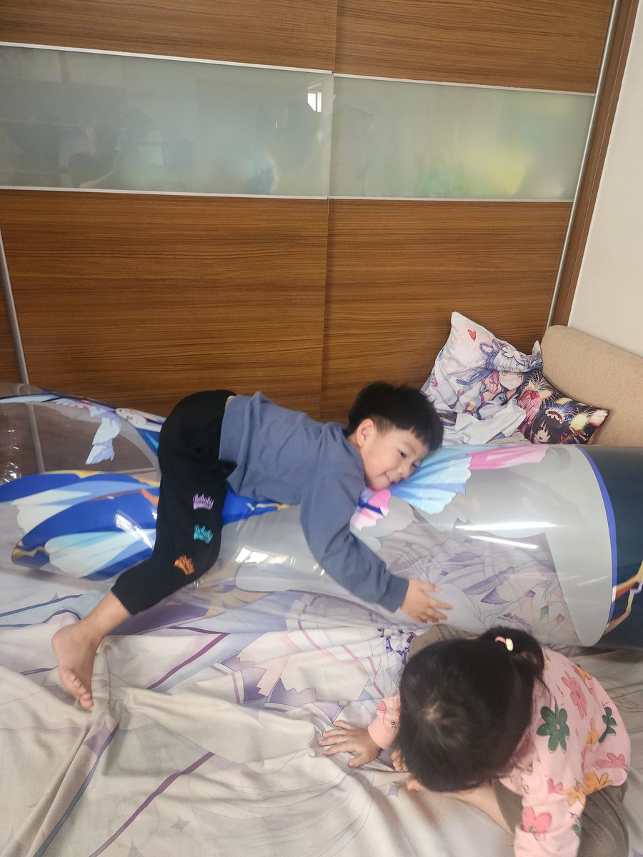 2番目の写真w跨ぎ方が🤣