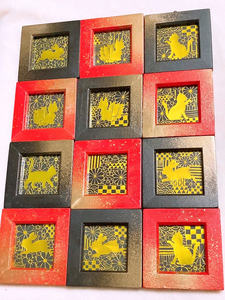 #和風レトロ展
あと少しでグループ展Σ (° ꒳ °  )!?
ミニ額や切り絵キーホルダーいろいろ持っていきます💛