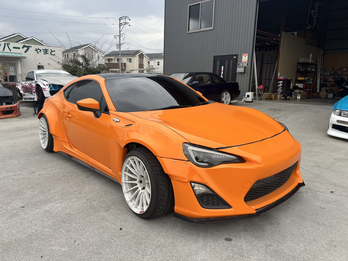 つるけん tweet media