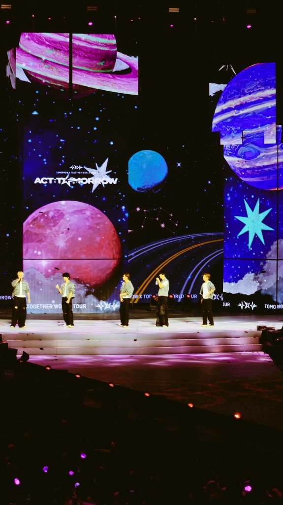 beommarii's tweet image. Pernah ga? Konser tp rasanya kaya dateng ke kondangan mantan 😭😭😭😭