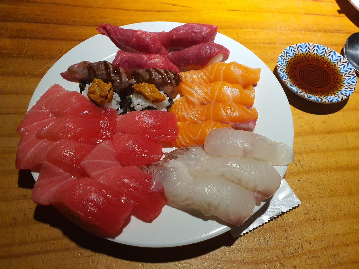 0GG0b's tweet photo. 오랜만에 초밥먹으니 맛있었다 
오락 성과도 좀 난듯 https://t.co/lAUOjZ9tJg