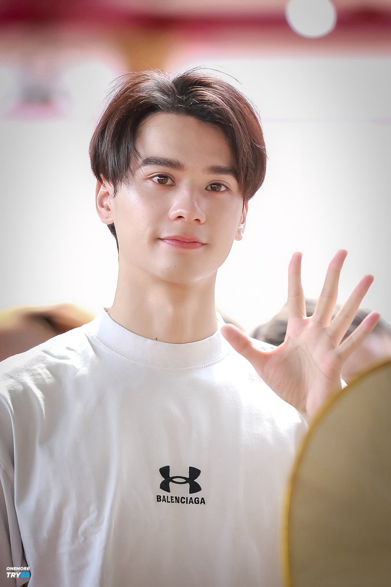 หวัดดีสุดหล่อ !!! 

#NampingMakeMeritDay2026
#KengHarit  #KengNamping