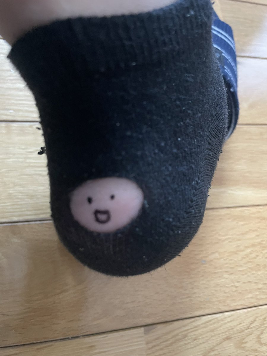 あぶねー❗️

靴下に穴空いたけど、上手く誤魔化せた😊

これでよし💪