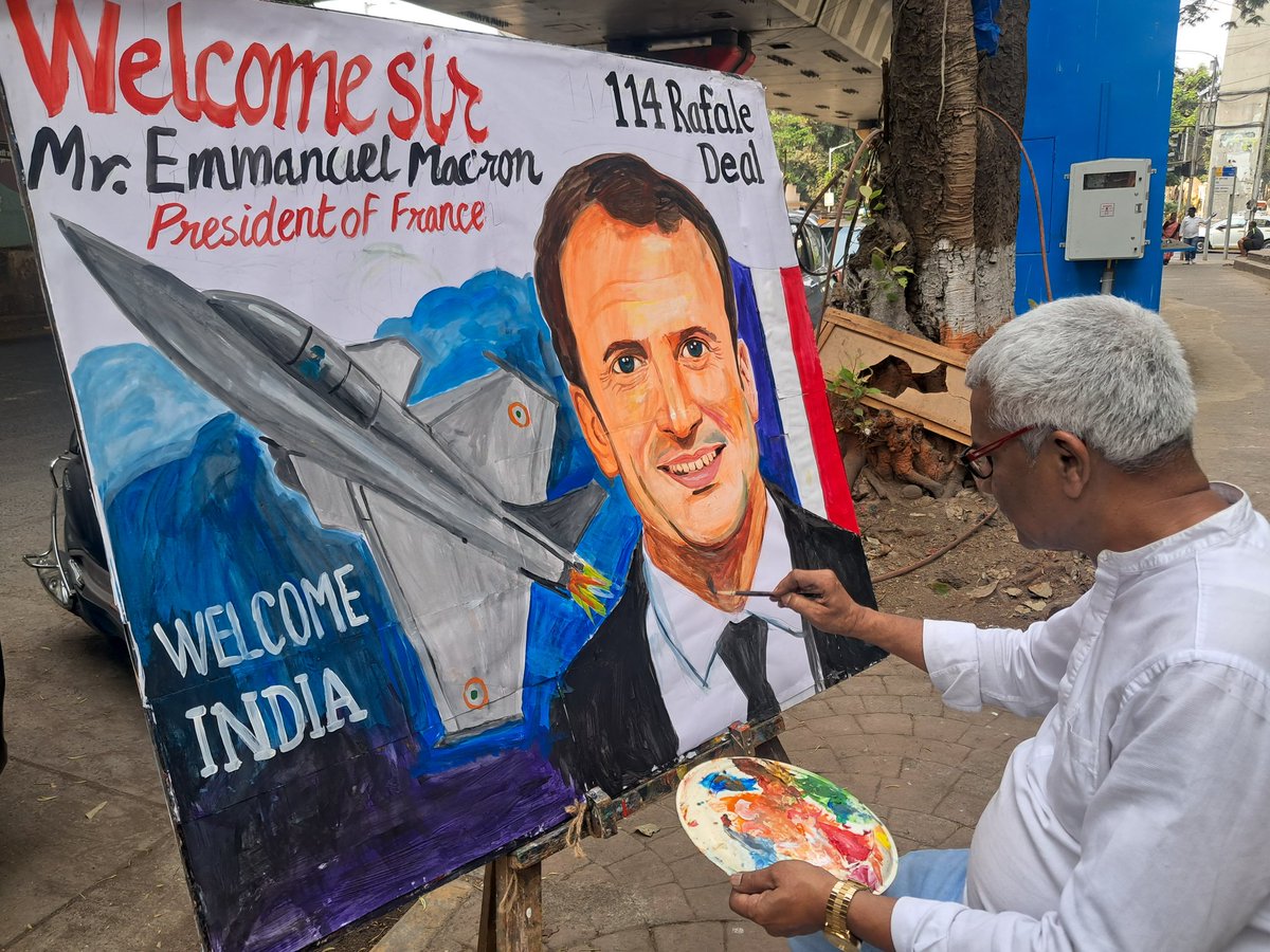 sagar27dec's tweet photo. @FranceinIndia Gurukul school of art Prithviraj Kambli makes painting and welcome President emmanual macron to India https://t.co/xv6BpRCXPV