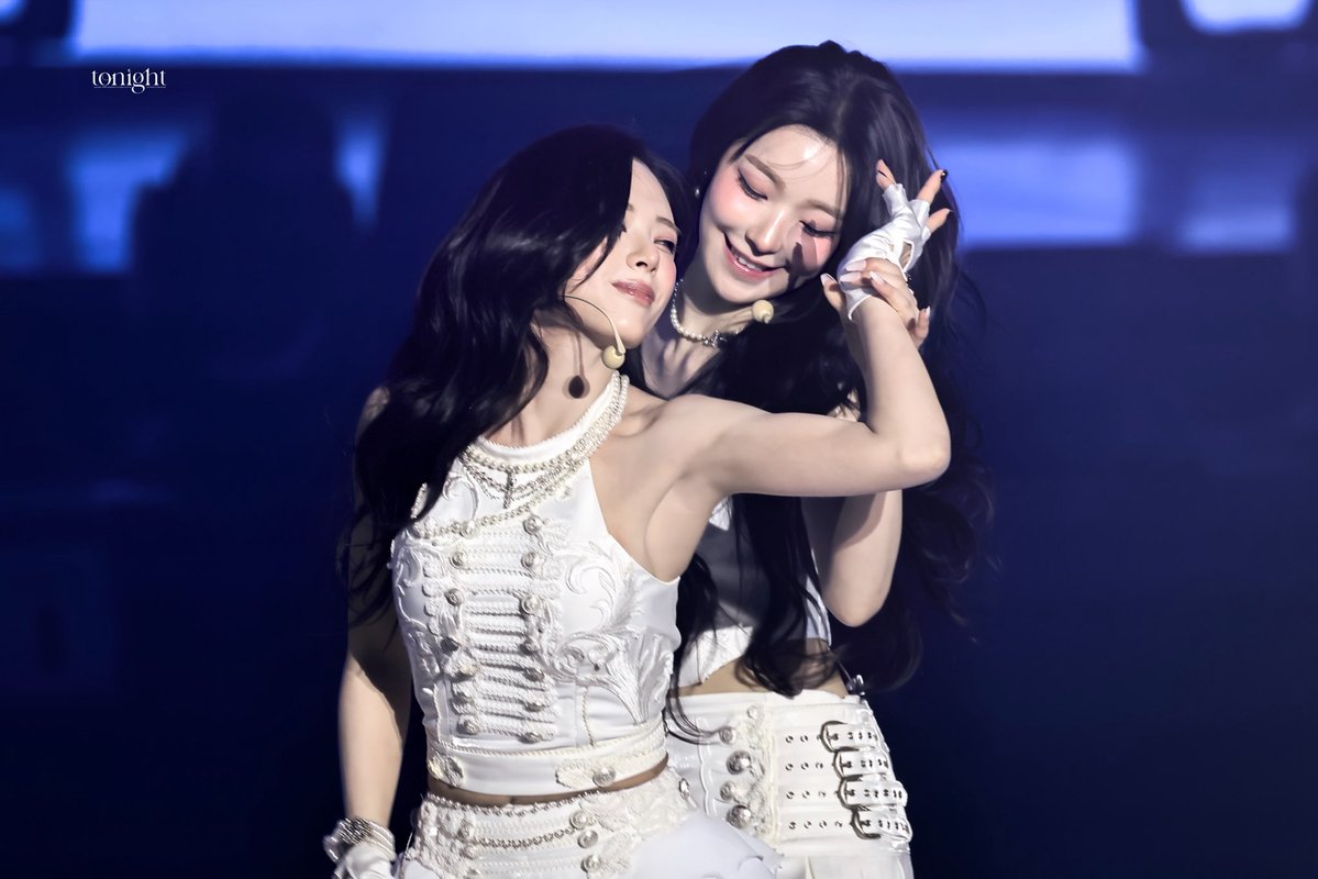 tonight0514's tweet image. 260130
“Let me tell you”

#프로미스나인 #박지원 #백지헌