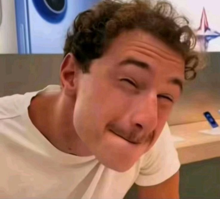 Someone said, “Don’t limit yourself to one niche. This app na survival of the fittest...diversify or perish “😢. What do you have to say about that ???. 🤔