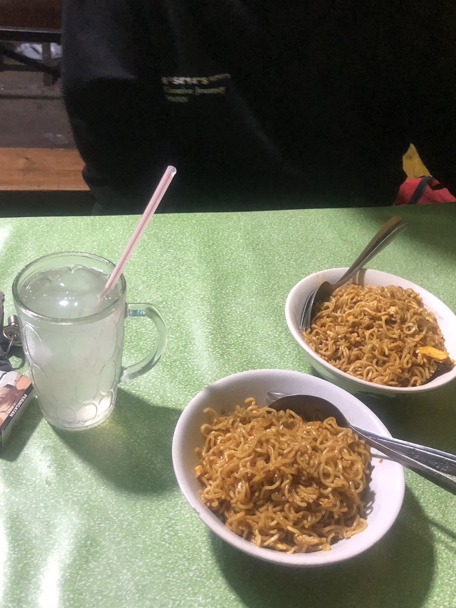 Cobain indomie dulu pit, satu kurang dua kebanyakan