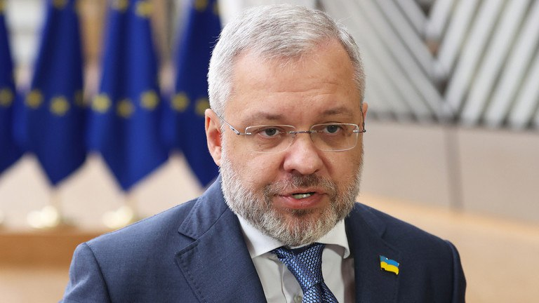 MichaelAshura's tweet image. Your tax $$ at work ... 

Former #Ukrainian Energy Minister German Galushchenko charged with #laundering more than $150 million — National Anti-Corruption Bureau of Ukraine

He had been detained earlier while attempting to cross the border into Poland