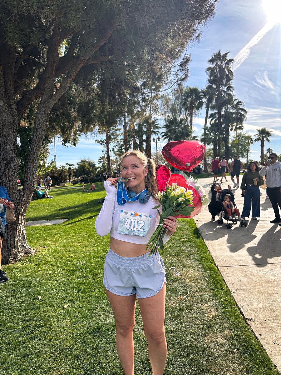 Karah_Rose's tweet photo. 1/2 marathon done ✔️ https://t.co/KRlAAC0cug
