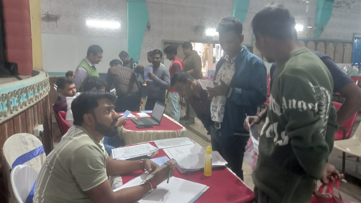 স্বনির্ভর বাংলা। 
বাংলার যুব সাথী, ক্ষেত মজুর ও অন্যান্য কৃষকদের সহায়তা এবং লক্ষীর ভান্ডার প্রকল্পে নতুন রেজিস্ট্রেশন।
মাথাভাঙ্গা পৌরসভায় আজকের শিবিরের কিছু চিত্র।
#EgiyeBangla