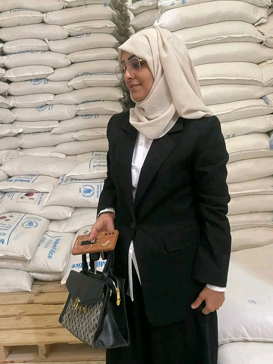 💢 🛑 #عاجل_وهـــــــــام 🛑 💢 

كلفت السلطة المحلية في #تعز
بالاصح حزب الإصلاح

الاخت الفت المقطري مشرفة لمراكز الاغاثة العالمية في تعز