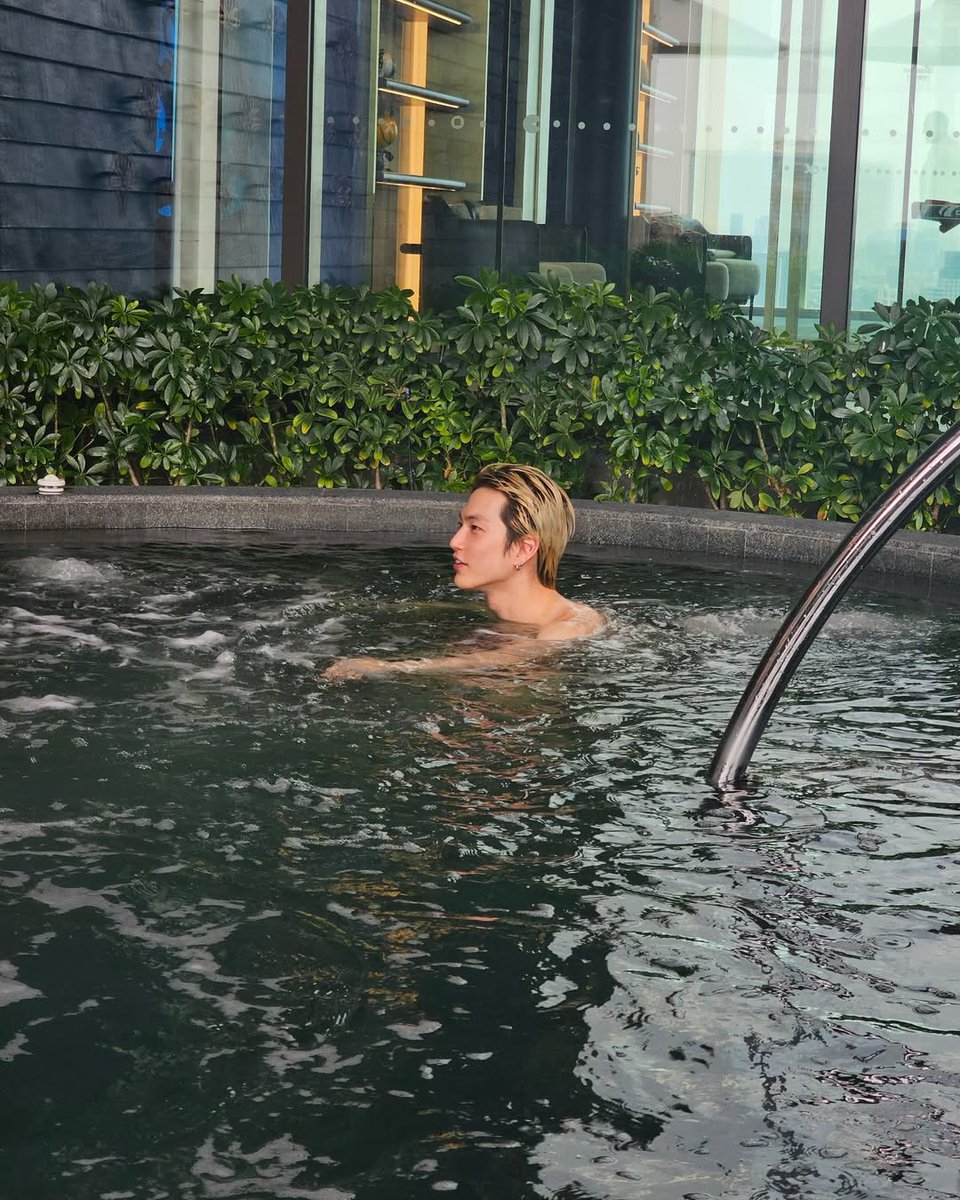 กรุ ไม่คิด ว่าจะได้เหนซึงฮัน ว่ายน้ำ อินไทยแลนด์ แล้วผมทอง หล่อสราสสสสสสสสส ไอตี๋โว้ย😭😭😭😭😭😭😭😭😭😭😭😭