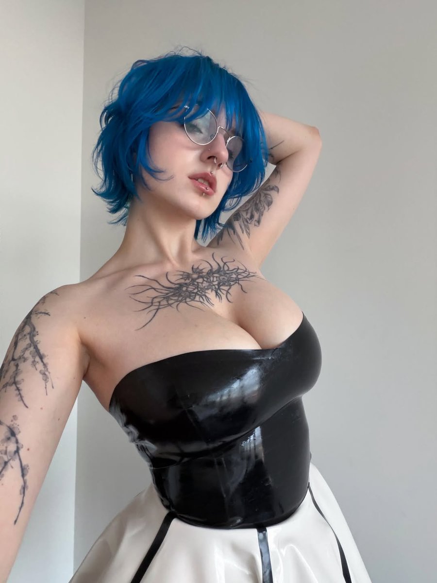 Goddess Lyra 👸 tweet media
