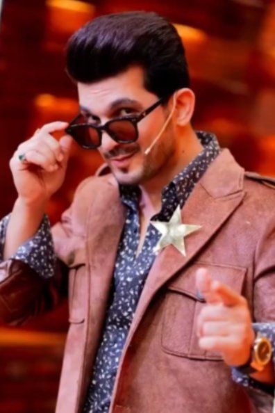 Beautiful20Soul's tweet photo. Congratulations on earning your star for your hard work and unconditional love for everyone @Thearjunbijlani #ArjunBijlani #LaughterChefs3
#LaughterChefs3WithArjunBijlani https://t.co/xPC0tUNeqm