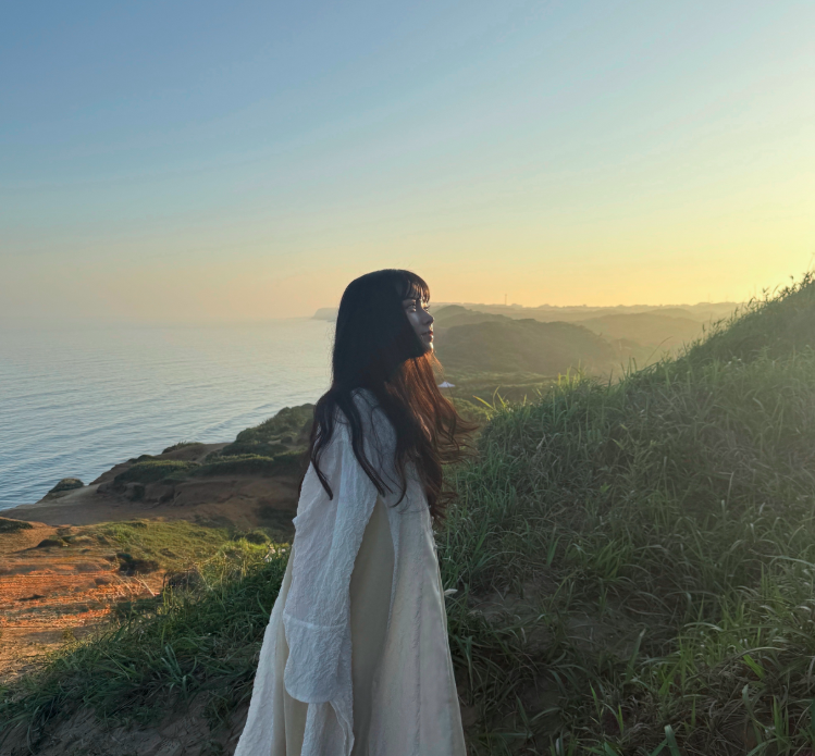 来たね ちとタイミングがずれたように思うが

来ればいいのだよ来れば あとは曲だね 😉

🎶 Aurora Borealis Expedition 🎶 Asher Fulero
今日は曇ってなんとなく春の日みたいでね
リピートして聴くのがいいよ 😌
#ｔｅｒｅｐａｎｔａｌｋ