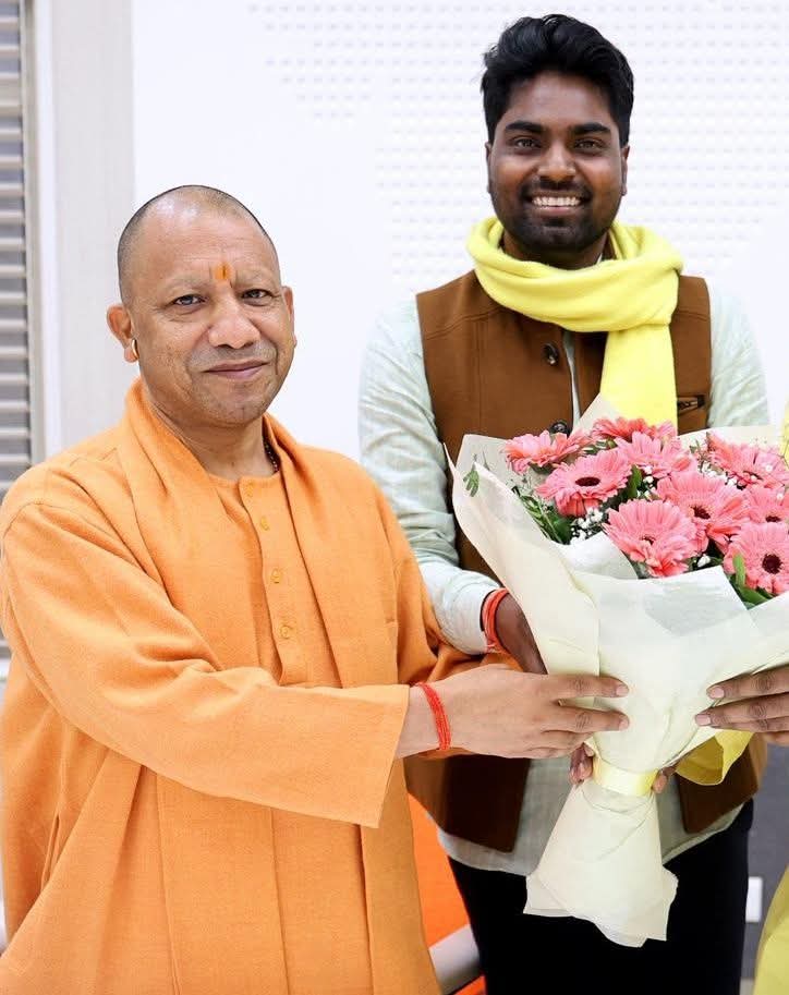 vimleshchandray's tweet photo. जन्मदिन की हार्दिक बधाई एवं उज्ज्वल भविष्य की मंगलकामनाएँ। 🎂
बड़े भाई श्री अरुण राजभर जी
राष्ट्रीय मुख्य प्रवक्ता, सुहेलदेव भारतीय समाज पार्टी

आपको जन्मदिन की हार्दिक बधाई एवं अनंत शुभकामनाएँ।
@ArunrajbharSbsp 
@arvindrajbhar07 https://t.co/We6sEQDVy9