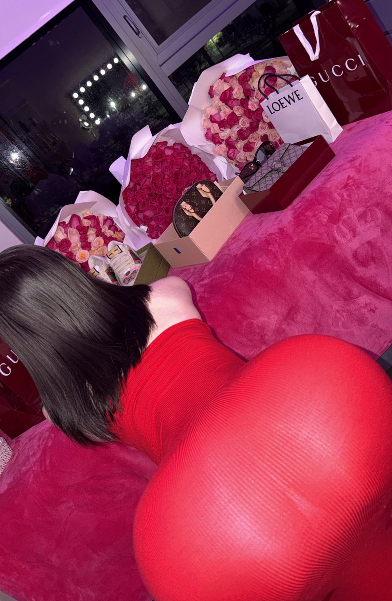 curvylunaa's tweet image. This is just the preview..