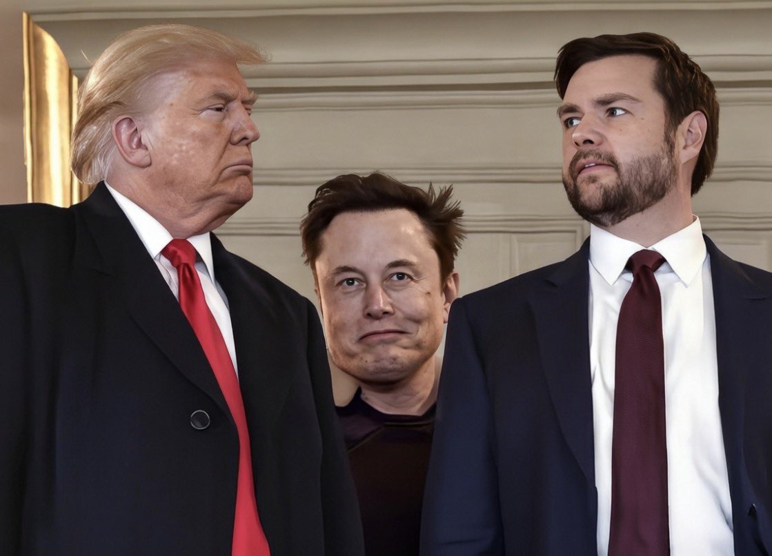 cryptorover's tweet image. 🚨RUMOR: 

Palantir has allegedly been hacked, with unverified claims of stolen data showing surveillance of world leaders including Trump, Vance, and Musk.

Hackers reportedly plan to share with Russia and/or China.