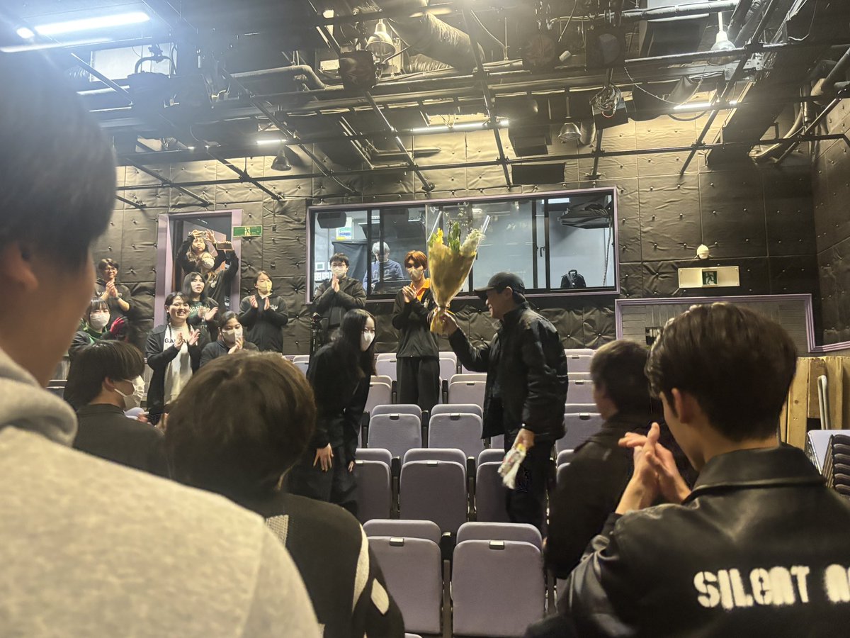 shobiseiyugakka's tweet photo. 100周年記念
声優学科27期生 卒業公演2Aクラス
【ハルカカナタ】作 藤ヶ谷レイ
2/14の2公演を無事に終えました!
ご来場ありがとうございました‼️
作者の藤ヶ谷様にもお越しいただき
光栄です‼️
#尚美ミュージックカレッジ専門学校
#声優
#俳優
#ハルカカナタ
#藤ヶ谷レイ
#TACCS1179 https://t.co/7zxxuulYi5