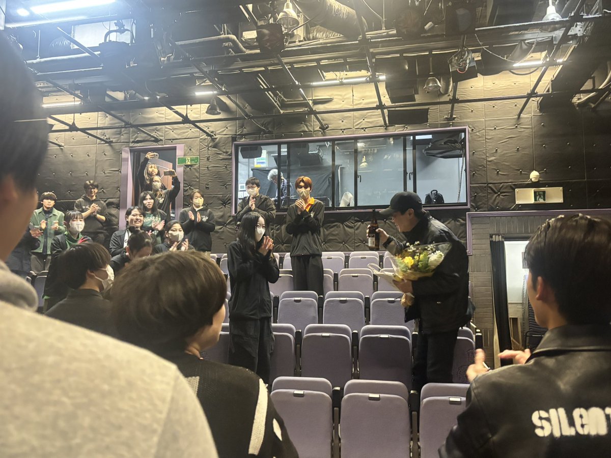 shobiseiyugakka's tweet photo. 100周年記念
声優学科27期生 卒業公演2Aクラス
【ハルカカナタ】作 藤ヶ谷レイ
2/14の2公演を無事に終えました!
ご来場ありがとうございました‼️
作者の藤ヶ谷様にもお越しいただき
光栄です‼️
#尚美ミュージックカレッジ専門学校
#声優
#俳優
#ハルカカナタ
#藤ヶ谷レイ
#TACCS1179 https://t.co/7zxxuulYi5