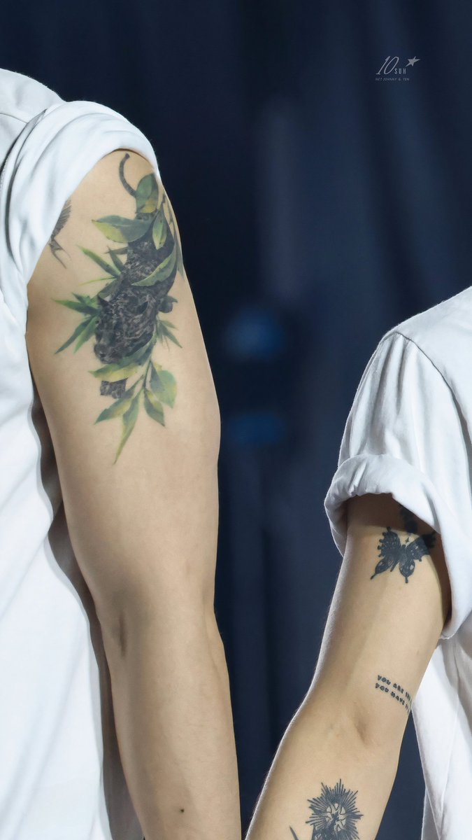 우산안가져왔지🌂 (@john_suh_29) on Twitter photo 