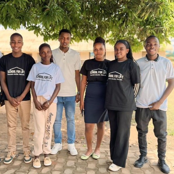 Pacekenya's tweet image. Our Youth Fellows have officially reported to their partner schools through our partnership with School for Life- Uganda, and the journey is already underway.

Together, we are deepening impact and expanding access to quality education.

#ForEducation #ForChildren #ForChange