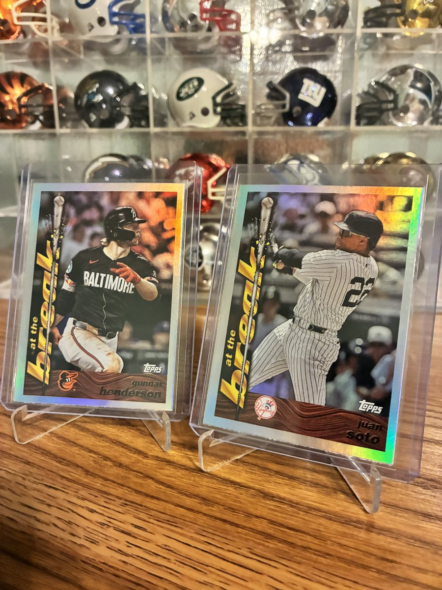 #GIVEAWAY 🔔

Allotment of 11 Baseball Cards. 
Don’t need to follow. 
I just ask you like, repost &amp; maybe check my eBay store in profile. I am selling what I have left and trying to get out of the sports card world. 
Drawing for winner will be the night of Feb. 19th.

Thanks!