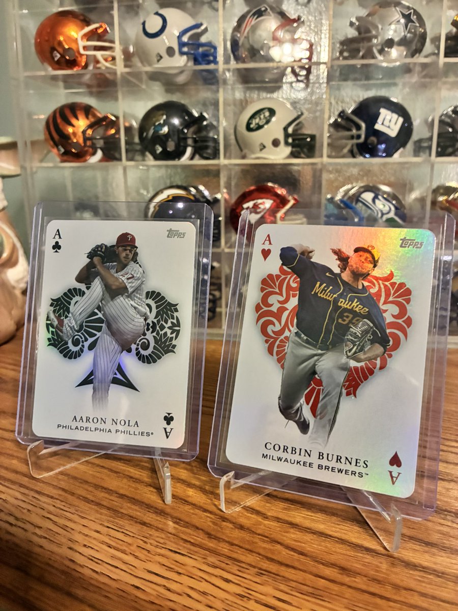 BSKeller's tweet image. #GIVEAWAY 🔔

Allotment of 8 Baseball Cards. 
Don’t need to follow. 
I just ask you like, repost &amp;amp; maybe check my eBay store in profile. I am selling what I have left and trying to get out of the sports card world. 
Drawing for winner will be the night of Feb. 19th.

Thanks!